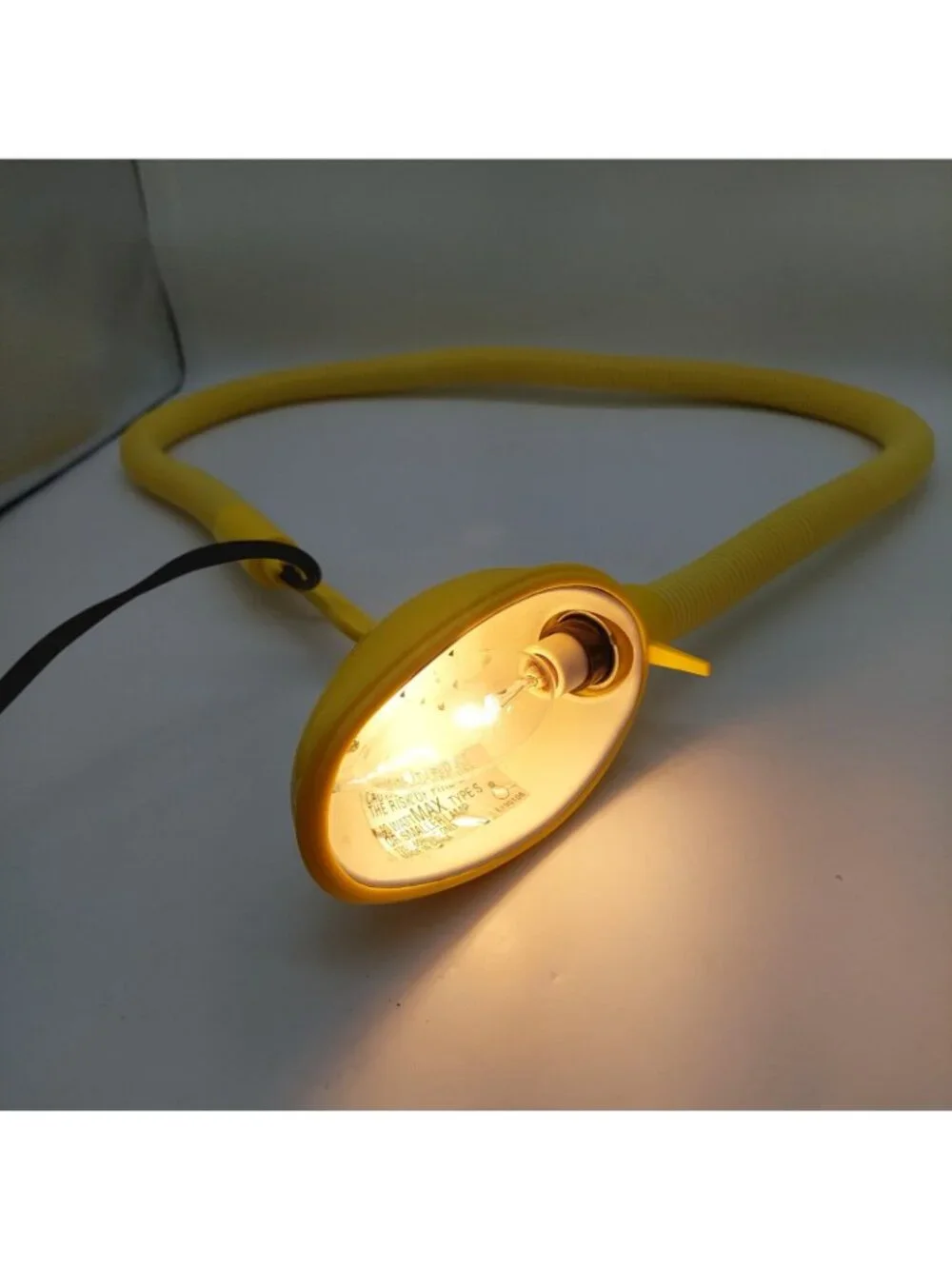 Tweety Bird Flex Flexible Lamp Desk Light Portable 1997 Pose-able